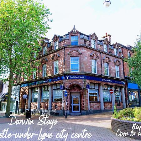 Darwin Stays - Service Accommodation In Newcastle Under Lyme City Centre מראה חיצוני תמונה