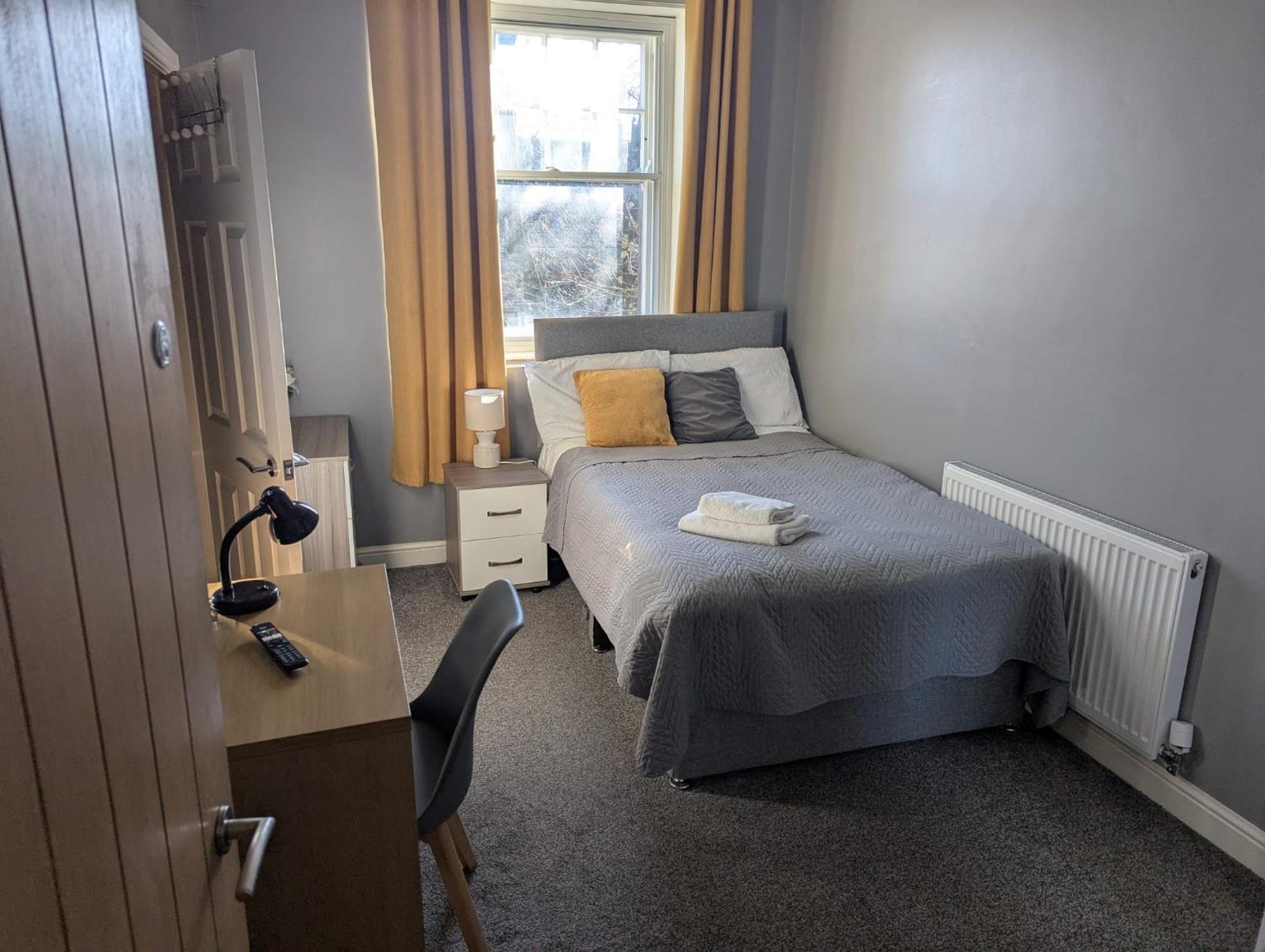 Darwin Stays - Service Accommodation In Newcastle Under Lyme City Centre מראה חיצוני תמונה