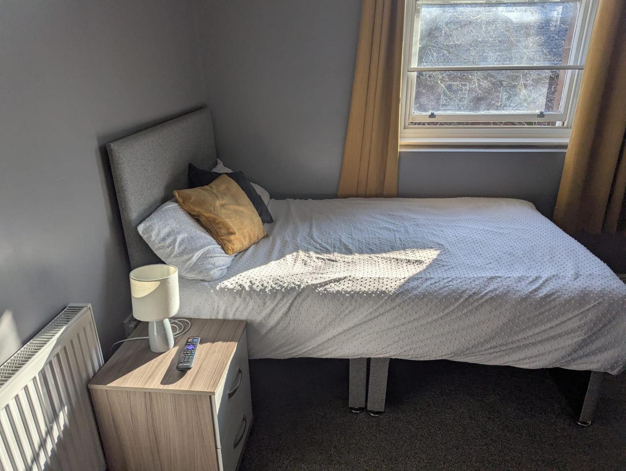 Darwin Stays - Service Accommodation In Newcastle Under Lyme City Centre מראה חיצוני תמונה